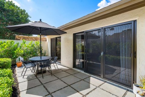 House in Wellington, Florida 3 bedrooms, 112.04 sq.m. № 1175509