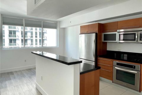 Condominio en venta en Miami, Florida, 1 dormitorio, 93.46 m2 № 2183761 - foto 12