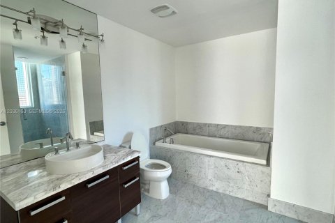 Condominio en venta en Miami, Florida, 1 dormitorio, 93.46 m2 № 2183761 - foto 13