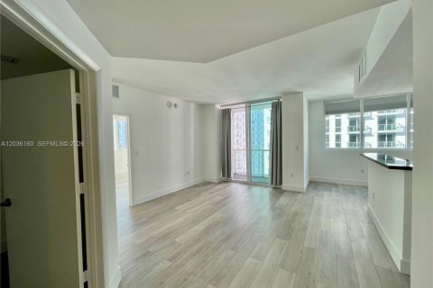 Condominio en venta en Miami, Florida, 1 dormitorio, 93.46 m2 № 2183761 - foto 19