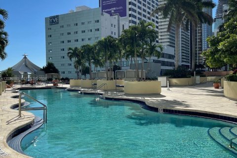 Condominio en Miami, Florida, 1 dormitorio  № 2183761