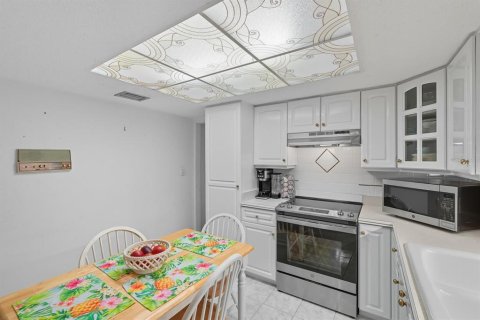 Casa en venta en Ormond Beach, Florida, 3 dormitorios, 208.01 m2 № 1903543 - foto 17