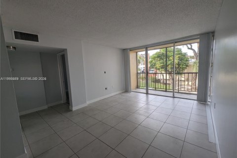 Condominio en alquiler en Miami, Florida, 1 dormitorio, 63.17 m2 № 2055465 - foto 5