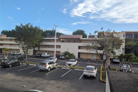 Condominio en alquiler en Miami, Florida, 1 dormitorio, 63.17 m2 № 2055465 - foto 13