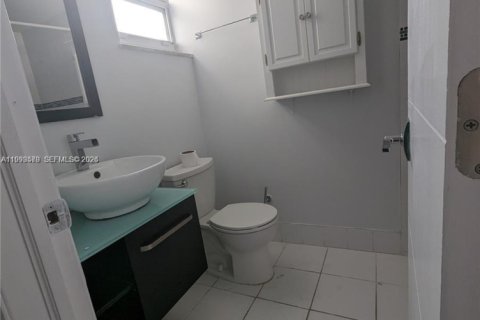 Condominio en alquiler en Miami, Florida, 1 dormitorio, 63.17 m2 № 2055465 - foto 9