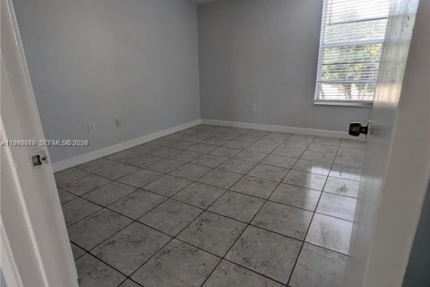 Condominio en alquiler en Miami, Florida, 1 dormitorio, 63.17 m2 № 2055465 - foto 8