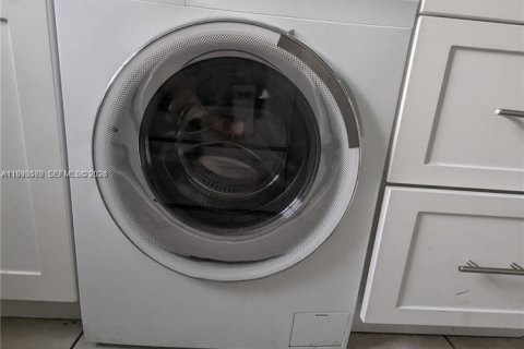 Condominio en alquiler en Miami, Florida, 1 dormitorio, 63.17 m2 № 2055465 - foto 4