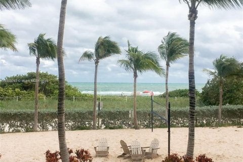 Copropriété à louer à Surfside, Floride: 1 chambre, 67.54 m2 № 1963367 - photo 10