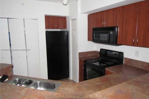 Copropriété à louer à Surfside, Floride: 1 chambre, 67.54 m2 № 1963367 - photo 24