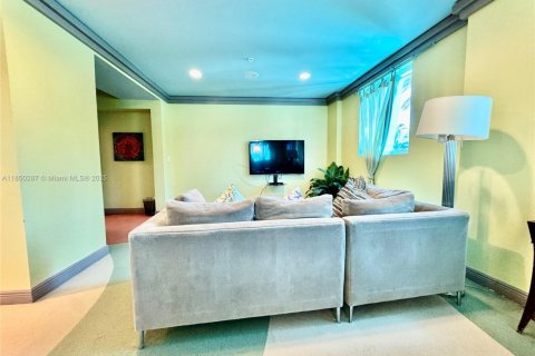 Copropriété à louer à Surfside, Floride: 1 chambre, 67.54 m2 № 1963367 - photo 29