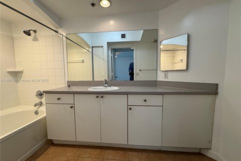 Copropriété à louer à Surfside, Floride: 1 chambre, 67.54 m2 № 1963367 - photo 19