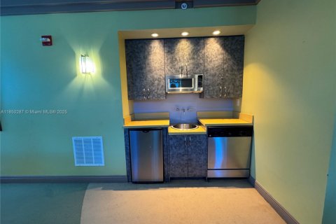 Copropriété à louer à Surfside, Floride: 1 chambre, 67.54 m2 № 1963367 - photo 30