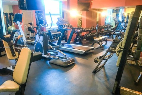 Copropriété à louer à Surfside, Floride: 1 chambre, 67.54 m2 № 1963367 - photo 23