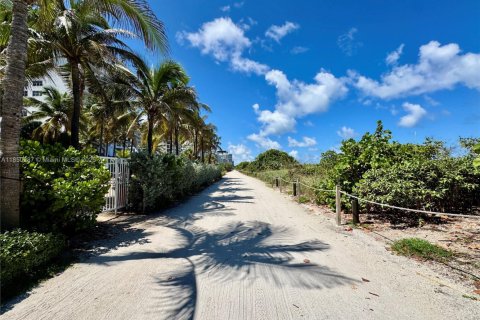 Copropriété à louer à Surfside, Floride: 1 chambre, 67.54 m2 № 1963367 - photo 6