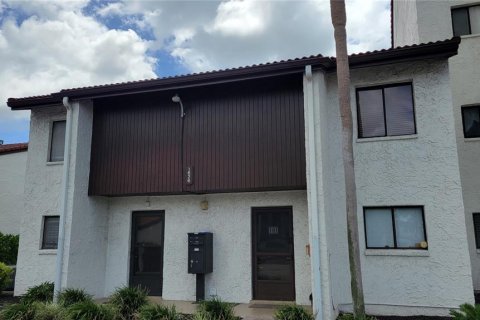 Condo in Sarasota, Florida, 2 bedrooms  № 1904436 - photo 1