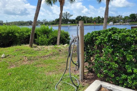Condo in Sarasota, Florida, 2 bedrooms  № 1904436 - photo 28