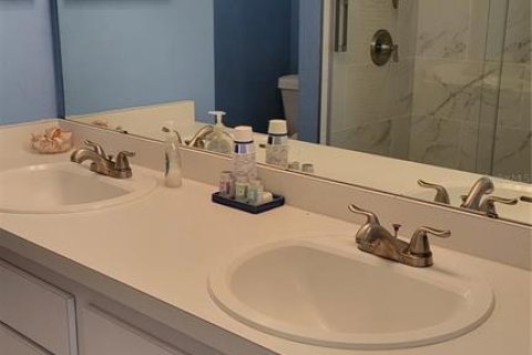 Condo in Sarasota, Florida, 2 bedrooms  № 1904436 - photo 19