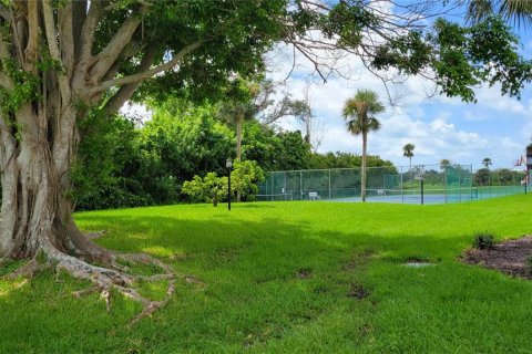 Condo in Sarasota, Florida, 2 bedrooms  № 1904436 - photo 12