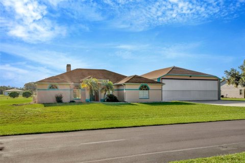 House in Spring Hill, Florida 4 bedrooms, 219.81 sq.m. № 1803248 - photo 2