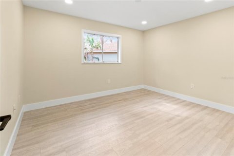 House in Sarasota, Florida 2 bedrooms, 86.96 sq.m. № 2403724 - photo 26