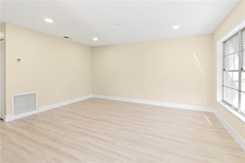 House in Sarasota, Florida 2 bedrooms, 86.96 sq.m. № 2403724 - photo 17