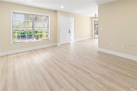 House in Sarasota, Florida 2 bedrooms, 86.96 sq.m. № 2403724 - photo 19