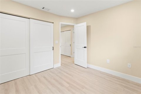 House in Sarasota, Florida 2 bedrooms, 86.96 sq.m. № 2403724 - photo 23