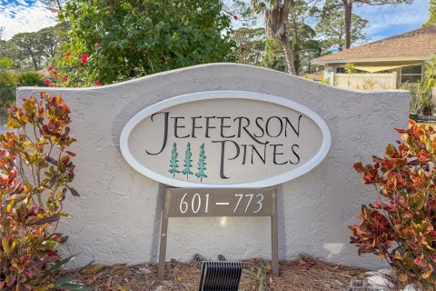 House in Sarasota, Florida 2 bedrooms, 86.96 sq.m. № 2403724 - photo 7