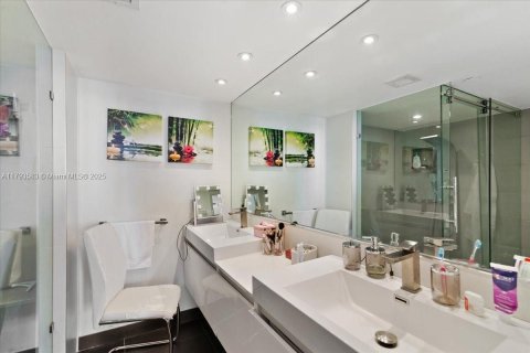Condominio en venta en Miami, Florida, 2 dormitorios, 117.8 m2 № 1714881 - foto 28