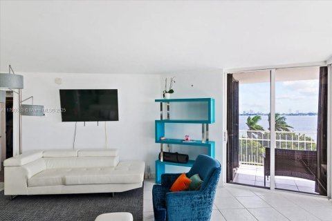 Condominio en venta en Miami, Florida, 2 dormitorios, 117.8 m2 № 1714881 - foto 11