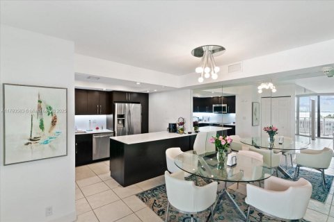 Condominio en venta en Miami, Florida, 2 dormitorios, 117.8 m2 № 1714881 - foto 6