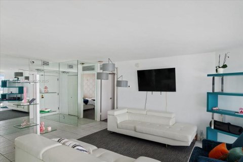 Condominio en venta en Miami, Florida, 2 dormitorios, 117.8 m2 № 1714881 - foto 10