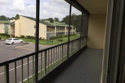 Appartement à louer à Coral Springs, Floride: 2 chambres, 100.8 m2 № 1954168 - photo 1