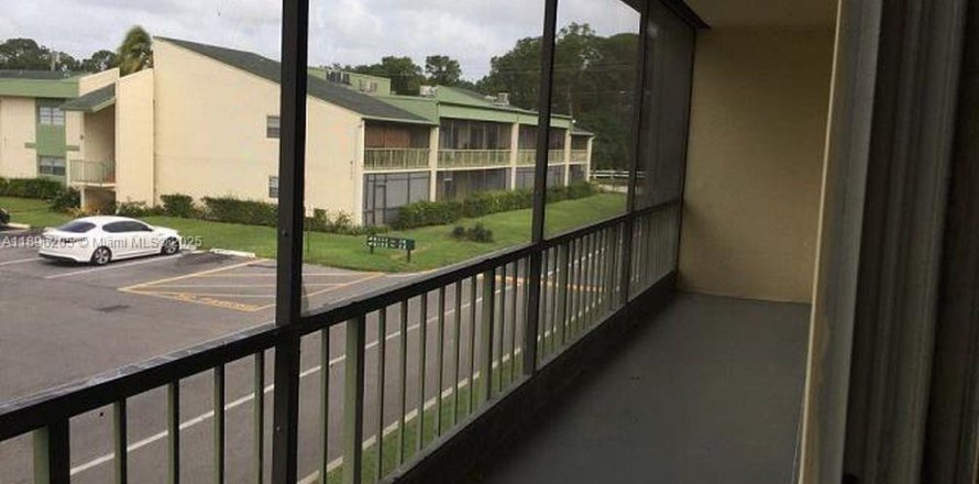 Appartement à Coral Springs, Floride 2 chambres, 100.8 m2 № 1954168