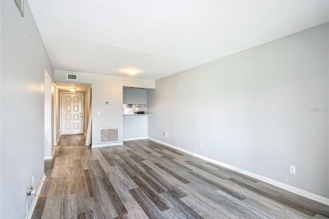 Condo in Winter Haven, Florida, 2 bedrooms  № 1880557 - photo 15
