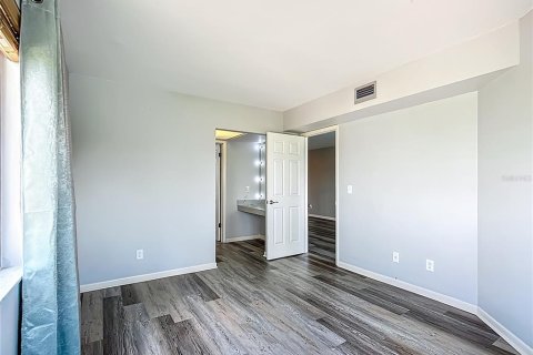 Condo in Winter Haven, Florida, 2 bedrooms  № 1880557 - photo 22