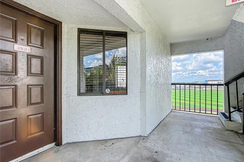 Condo in Winter Haven, Florida, 2 bedrooms  № 1880557 - photo 10