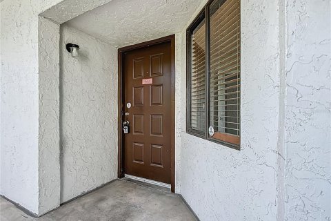 Condo in Winter Haven, Florida, 2 bedrooms  № 1880557 - photo 9