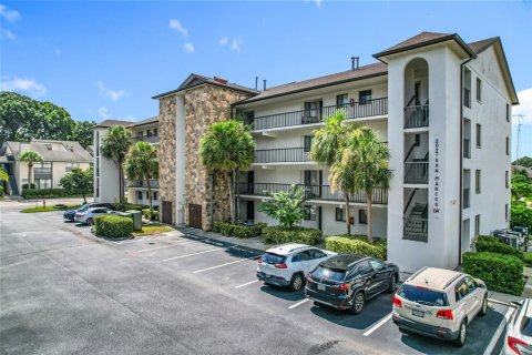 Condo in Winter Haven, Florida, 2 bedrooms  № 1880557 - photo 7
