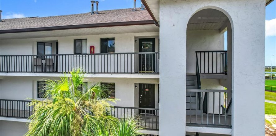 Condo in Winter Haven, Florida, 2 bedrooms  № 1880557