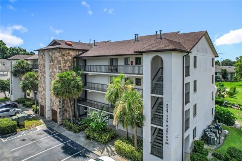 Condo in Winter Haven, Florida, 2 bedrooms  № 1880557 - photo 6