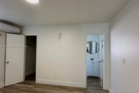 Appartement à louer à Miami, Floride: 1 chambre, 263.75 m2 № 1987546 - photo 4