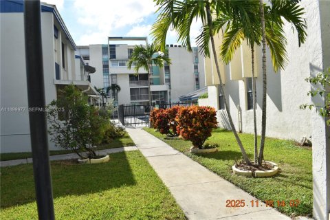 Copropriété à vendre à Lauderhill, Floride: 1 chambre, 74.32 m2 № 1951452 - photo 8