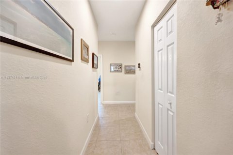 House in Homestead, Florida 3 bedrooms, 189.8 sq.m. № 1822204 - photo 25
