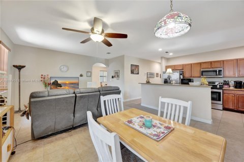 House in Homestead, Florida 3 bedrooms, 189.8 sq.m. № 1822204 - photo 16