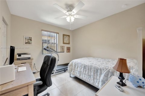 House in Homestead, Florida 3 bedrooms, 189.8 sq.m. № 1822204 - photo 29