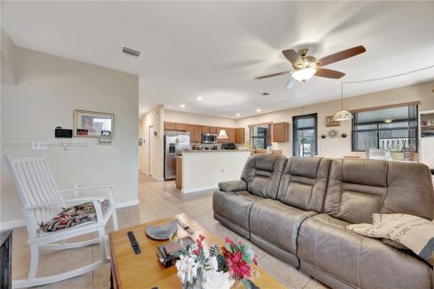 House in Homestead, Florida 3 bedrooms, 189.8 sq.m. № 1822204 - photo 17