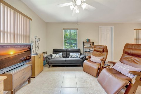 House in Homestead, Florida 3 bedrooms, 189.8 sq.m. № 1822204 - photo 19