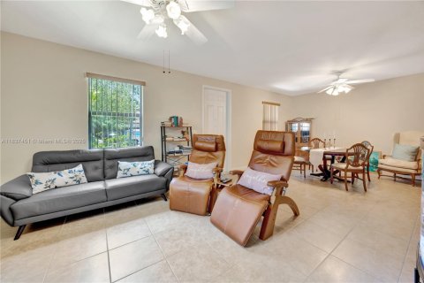 House in Homestead, Florida 3 bedrooms, 189.8 sq.m. № 1822204 - photo 20
