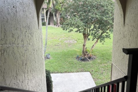 Condo in Greenacres, Florida, 1 bedroom № 2051223 - photo 3